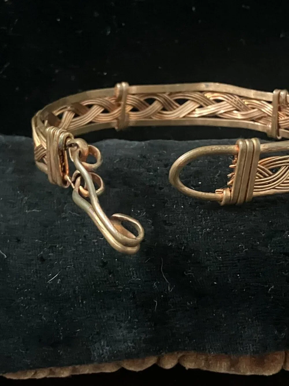 N/A size bracelet